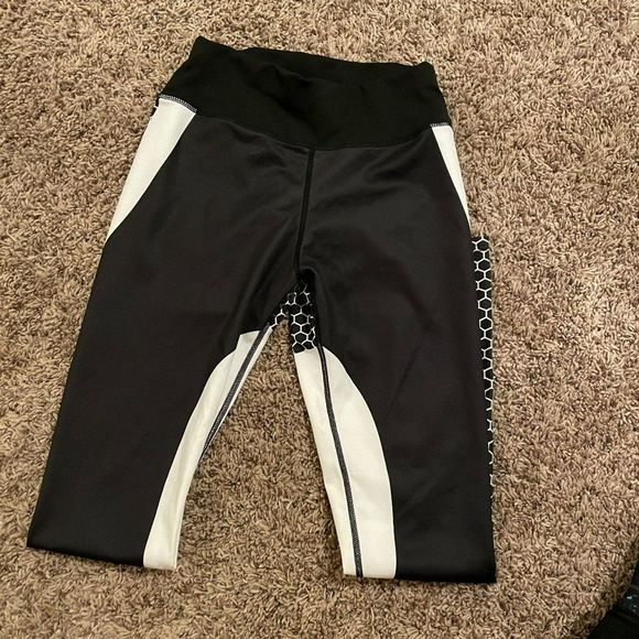 Unbranded Women's Gray, Black & White Pattern Crop Jeggings  Free Size - Picture 7 of 10